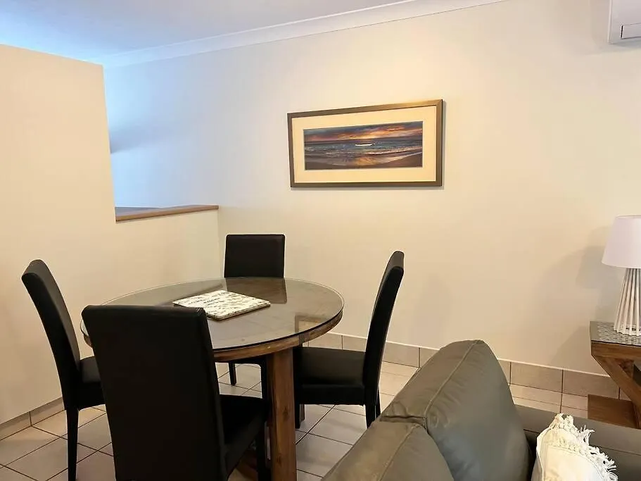 Santa Monica Apartments - Hosted By Burleigh Letting Gold Coast 0*,  Australia