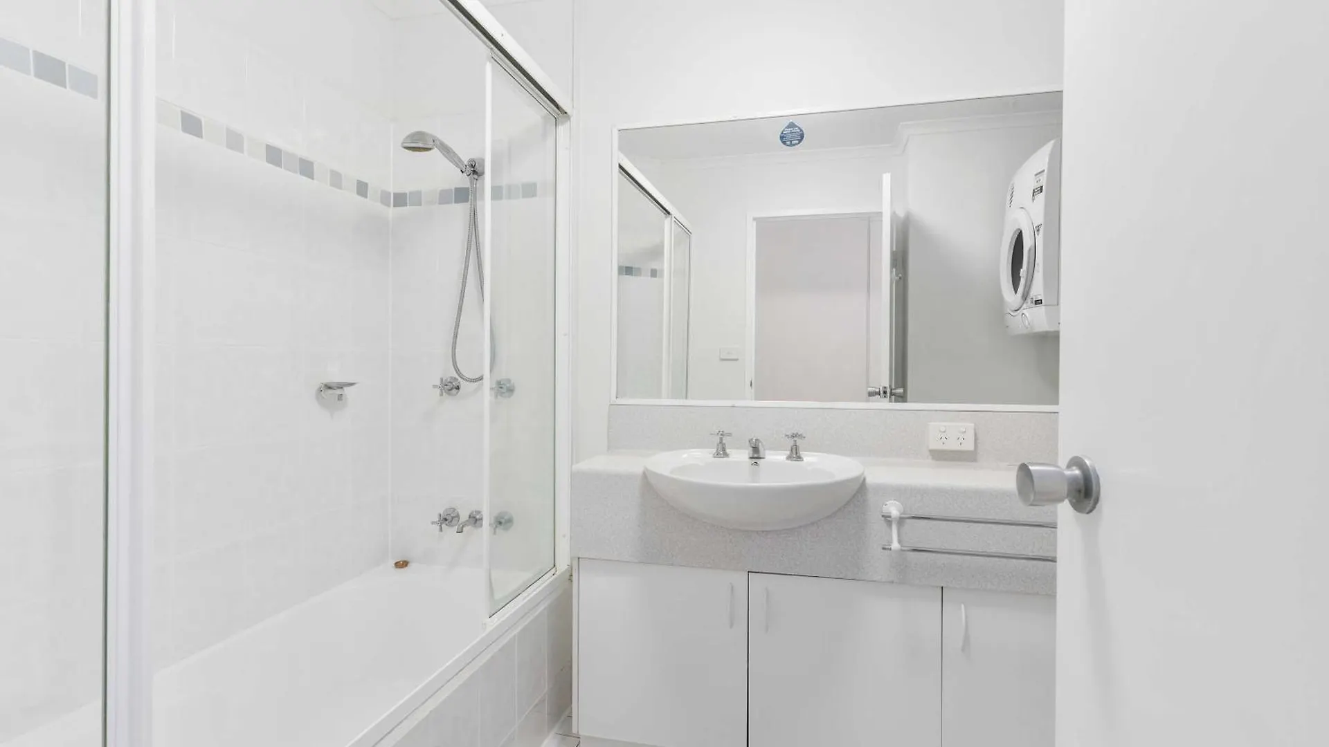 Santa Monica Apartments - Hosted By Burleigh Letting Gold Coast