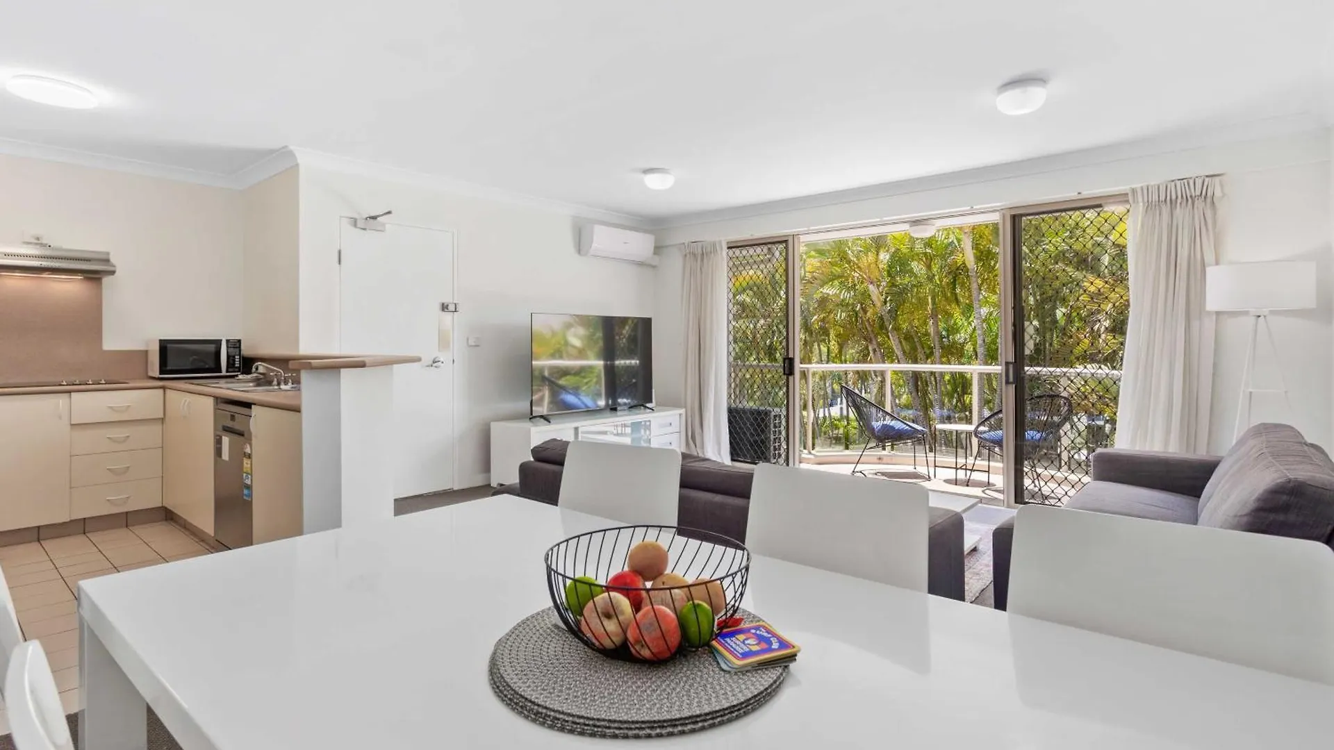 Santa Monica Apartments - Hosted By Burleigh Letting Gold Coast